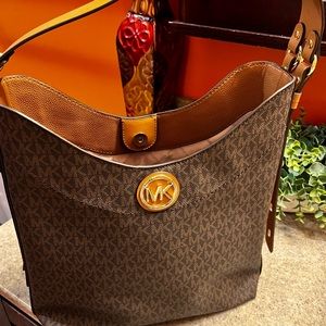 Michael Kors purse